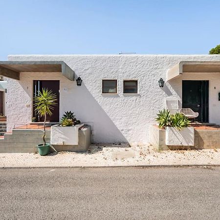 Sunny Villa With Golf Front View Βιλαμούρα Εξωτερικό φωτογραφία
