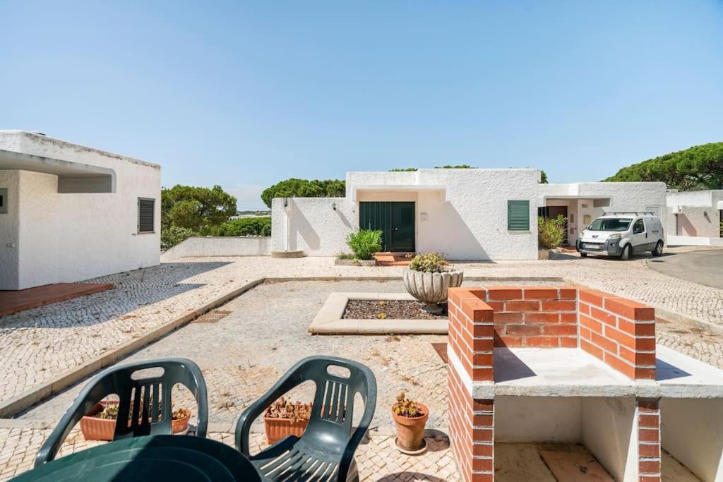 Sunny Villa With Golf Front View Βιλαμούρα Εξωτερικό φωτογραφία