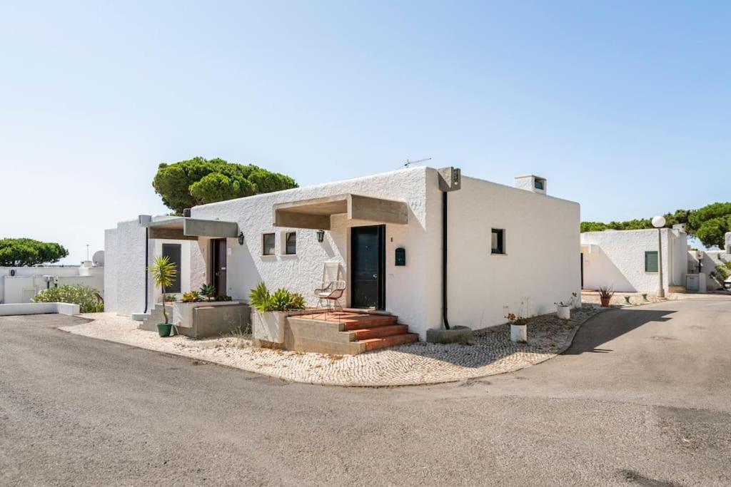 Sunny Villa With Golf Front View Βιλαμούρα Εξωτερικό φωτογραφία