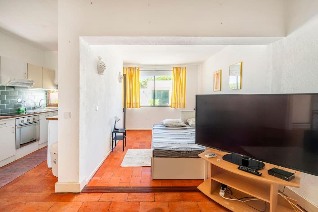 Sunny Villa With Golf Front View Βιλαμούρα Εξωτερικό φωτογραφία
