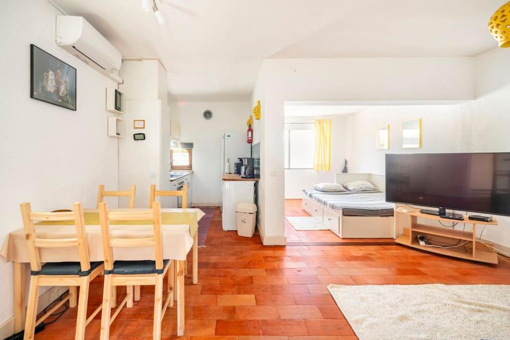 Sunny Villa With Golf Front View Βιλαμούρα Εξωτερικό φωτογραφία